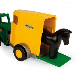 Landmandstraktor med anh�nger i en karton