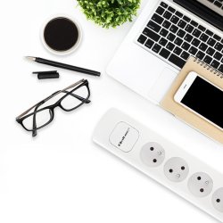 Str�mstikd�se 5 stik, 1.8m, Hvid