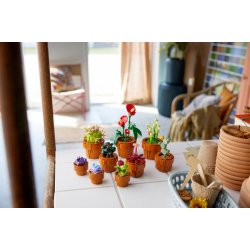 LEGO Icons 10329 Sm� planter