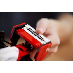 LEGO Icons 10330 McLaren MP4/4 og Ayrton Senna