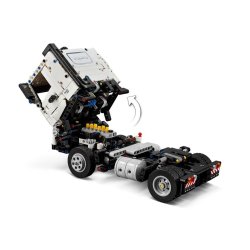 Volvo FMX Truck & EC230 Electric Excavator