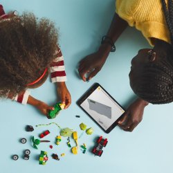 SPIDEY 11198 Spin og Elektro Dinosaur K�rejagt