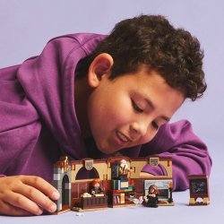 LEGO Harry Potter 76442 Hogwarts Slot: Besv�rgelsesklasse