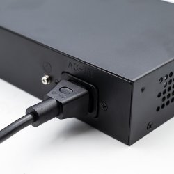 SWITCH 8x RJ45 PoE 2x RJ45 Uplink 1x SFP