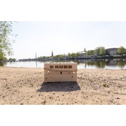 Spil Kubb i papkasse
