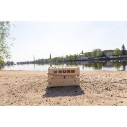 Spil Kubb i papkasse