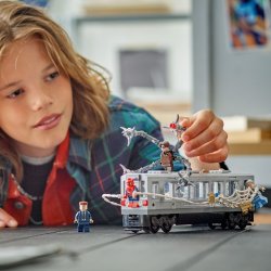 Spider-Man vs. Doc Ock Subway Train Scene