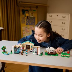 Animal Crossing 77056 Blathers Museum Collection