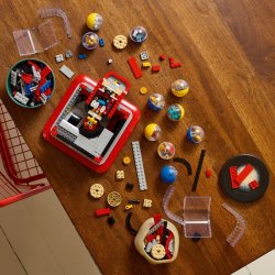 Klocki Ideas 21358 Maskine med minifigurer