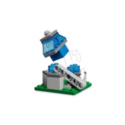 Lego Minecraft 21273 The Ghast Balloon Village Attack