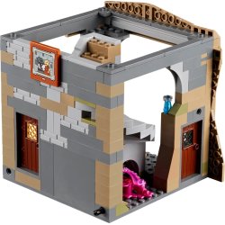 Lego Ideas 21348 Dungeons &amp; Dragons: Red Dragon's Tale