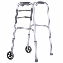 Trefunktionel rollator til genoptrning