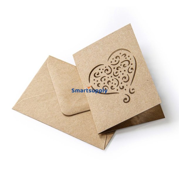 Kuvert + kort s�t 5 stk. med hjerte udsk�ring 70mm x 100mm