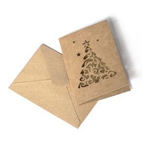Kuvert + kort st 5 stk. med juletr udskring 70mm x 100mm